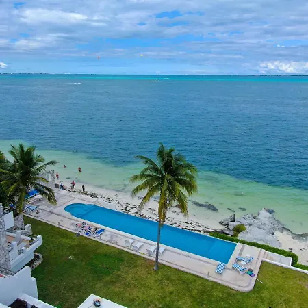 Casa Playa Tortugas - Cancun Oceanfront Villa